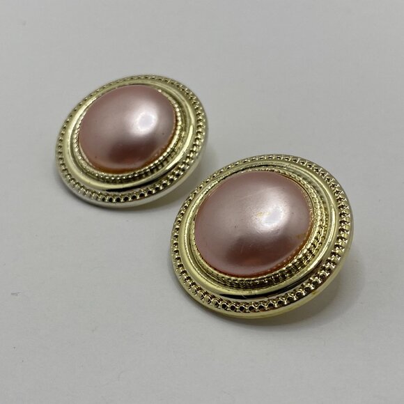 Vintage Faux Pink Pearl with Gold Tone Clip-on Earrings - Picture 3 of 7